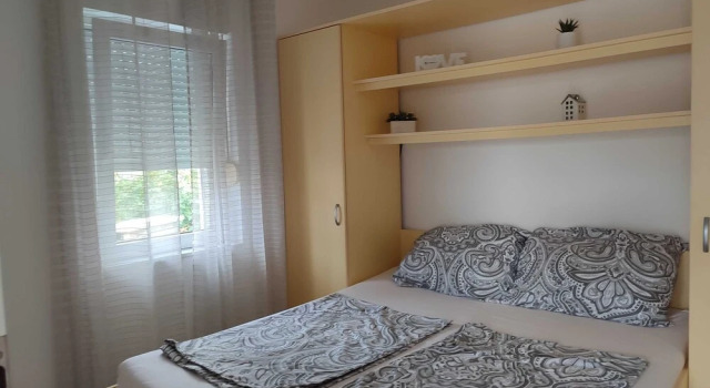Apartment Horvat, Prenota Appartamento Hotel a Isole Quarnerine con parcheggio, Parcheggio