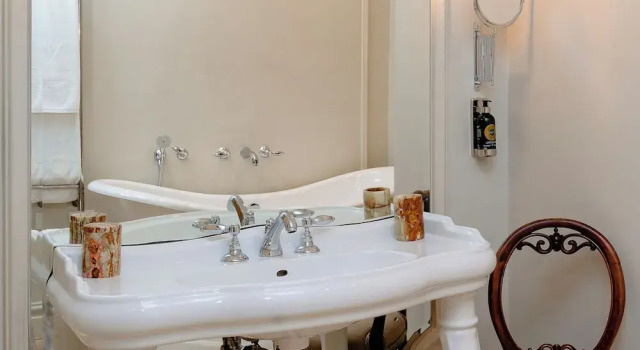 Номер Standard The Monarch Hotel