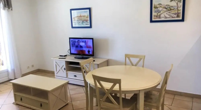 Villa With 2 Bedrooms In Tourrettes With Private Pool Enclosed Garden And Wifi 30 Km From The Beach, Забронировать Вилла Туррет Холмы Файанс