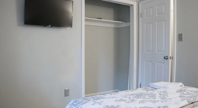 Modern Upscale Private Room, Забронировать Отель Роли Raleigh-Durham Metropolitan Area