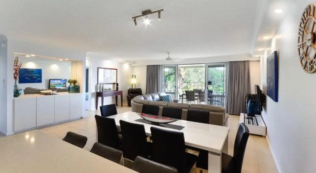 Poinciana 011 Deluxe 2 Bedroom Apartment Centrally Located With Golf Buggy