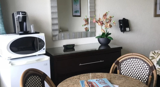 Четырёхместный номер Standard с видом на океан Crystal Beach Motor Inn