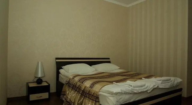 Полулюкс Hotel Deluxe
