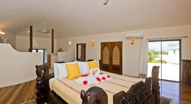 Pearl 5 Bedroom Home, Book Villa Villas in Belize Province, Villa