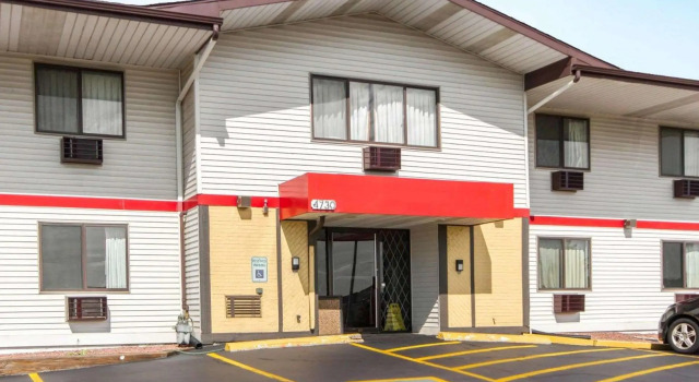 Suite Econo Lodge Madison East