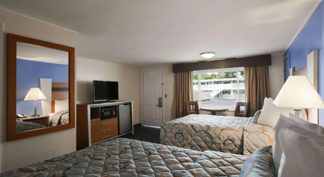 Четырёхместный номер Standard Days Inn by Wyndham - Cape Cod