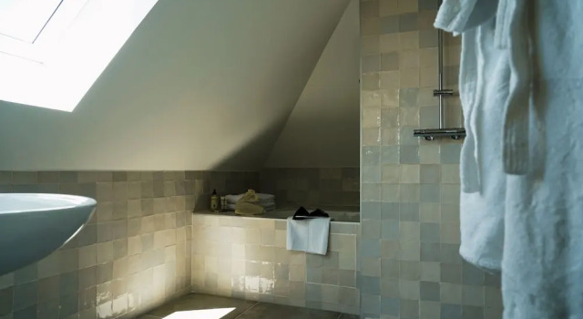Семейный люкс с балконом Hôtel Le Mouton Bleu