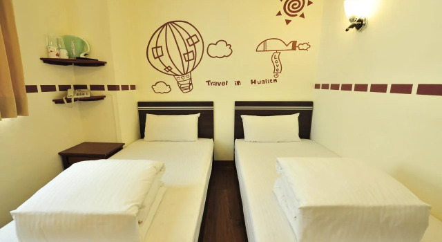 Spring Autumn Hotel, Забронировать Отель Отели Хуалянь с парковкой, рядом с Парк Наньбинь, Парковка