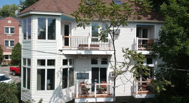 Двухместный люкс Camden Riverhouse Hotel and Inn