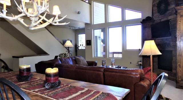 Fawn Townhome, Book Hotel Hoteller i Dillon med parkering, nær D'Vine Wine, Parkering