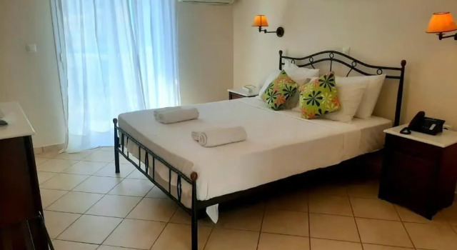 Romantica Apartments, Prenota Appartamento Hotel a Kythera con piscina, Piscina