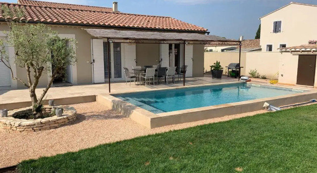 Коттедж Villa Provençale avec Piscine Chauffée