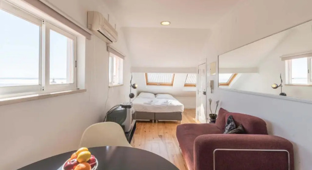 Студия Economy Bright Studio Apartment in Alfama, Lisbon, Historic Heart & Great Views - TTL99