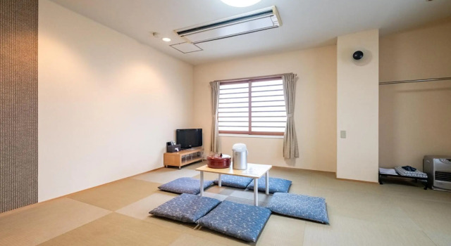 Kawaguchiko Station Inn