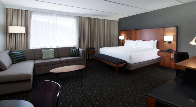 Люкс Doubletree By Hilton Montreal Airport