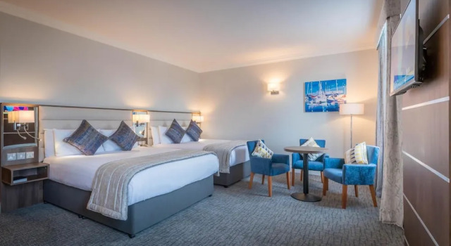 Четырёхместный семейный номер Standard Marine Hotel
