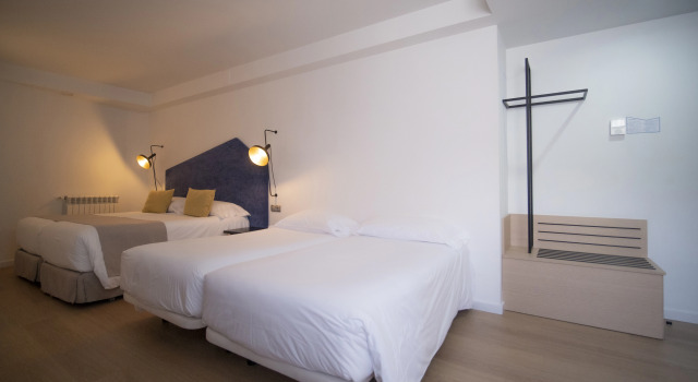 Четырёхместный номер Standard Hotel Roc Meler