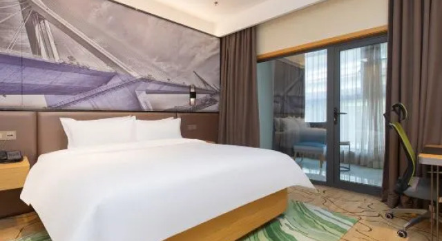Люкс Deluxe Starway Hotel (Wuhan Tianhe International Airport Terminal 3)