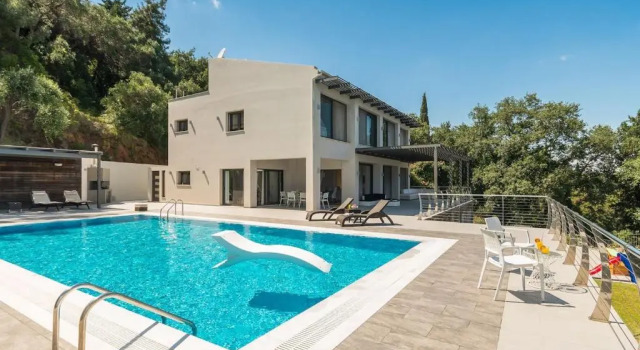 Villa 360 Corfu, Забронировать Вилла Отели периферии Ионических островов с парковкой, Парковка