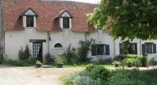 B&B La Ferme des Bordes, Book Bed and Breakfast Hoteller i Loir-et-Cher med parkering, Parkering