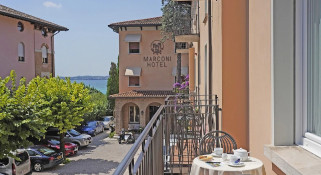 Двухместный номер Comfort с балконом и с частичным видом Hotel Marconi