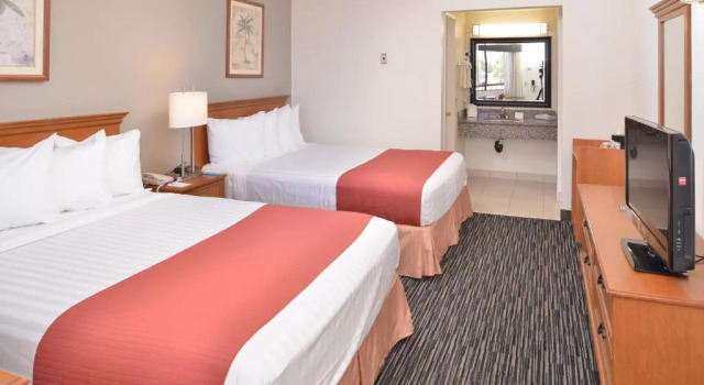 Четырёхместный номер Standard Pleasant Inn