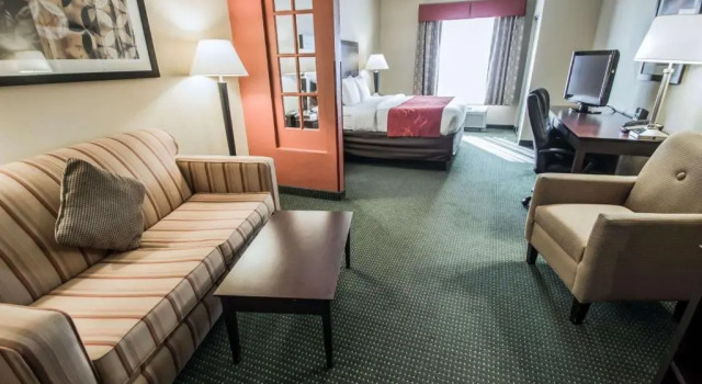 Люкс Comfort Suites Orlando Airport