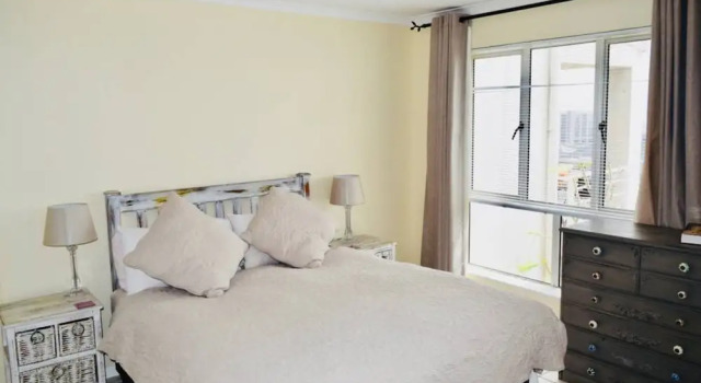 Bright Studio Apartment in Devils Peak, Забронировать Апартаменты/квартира Отели Кейптауна с бассейном, рядом с Замок Доброй Надежды, Бассейн
