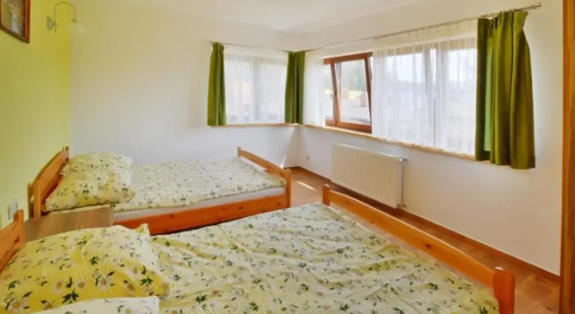 Spacious Holiday Home With Private Garden, Забронировать Дом для отпуска Виллы Сарбиново, Вилла