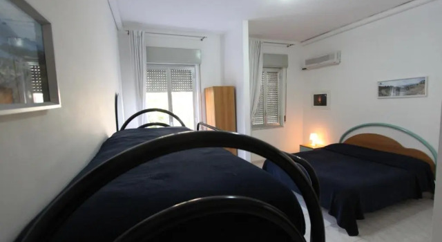 Четырёхместный номер Standard Hotel Ristorante La Scogliera