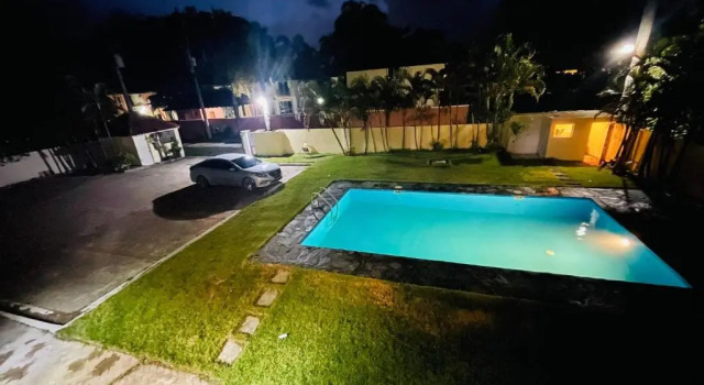 Апартаменты Lovely 2 Bedroom Condo With Pool And Hot Water