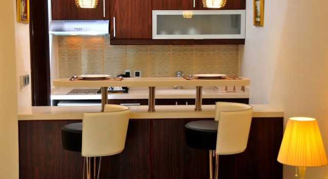 Люкс c 1 комнатой с балконом и с видом на город Dolphin Royal Suites