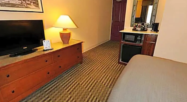 Run of House Norwood Inn & Suites