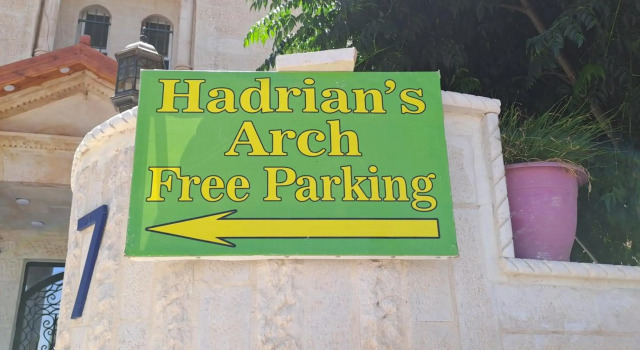 hadrian's arch, Book Hotel Hoteller i Jerash med parkering, nær Jerash, Parkering