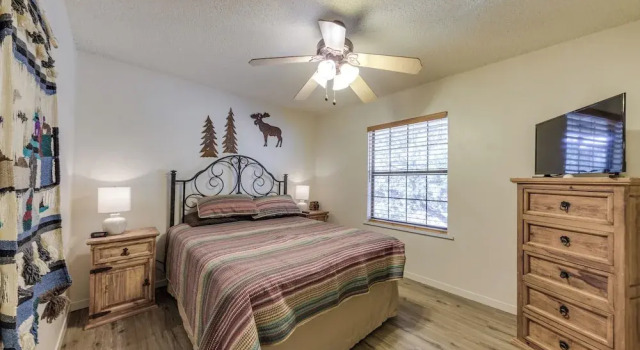 Апартаменты с 2 комнатами Ruidoso Condo w/ Golf View ~ 17 Mi to Ski Apache!
