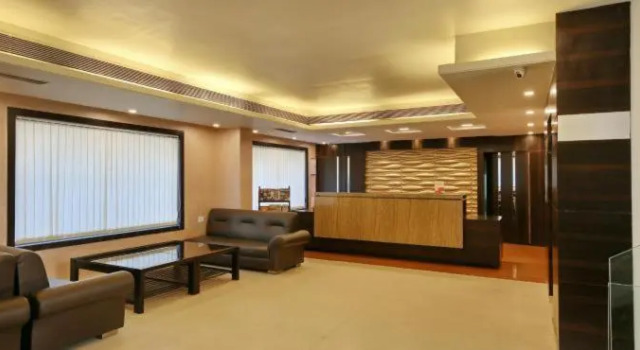 Hotel Sheela Shree Plaza