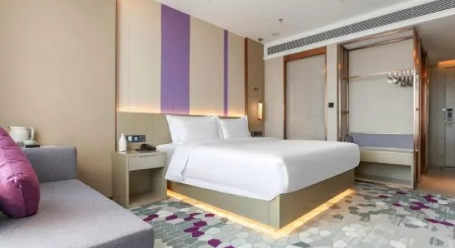 Кровать в общем номере (мужской номер) Lavande Hotel Shenyang Liming Square Xinhui Street Metro Station Branch