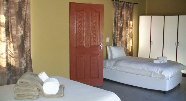 Peace Garden Lodge, Buchen Sie Hotel Grootfontein Namibia