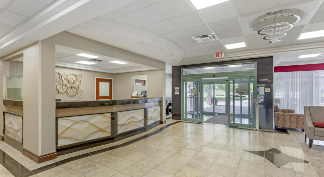Best Western Plus Travel Hotel Toronto Airport