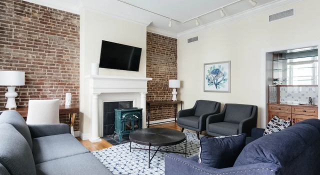 NYC Townhouse & Private Roof Deck, Забронировать Отель Бизнес-отели Нью-Йорка, рядом с Gagosian Uptown, 4* 5*