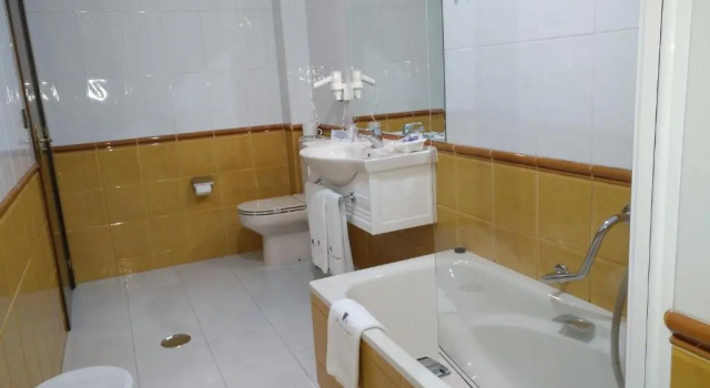 Трёхместный номер Standard Hotel Villa de Marin