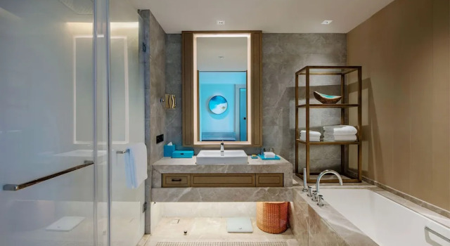 Двухместный номер Premium с балконом DoubleTree by Hilton Shanwei