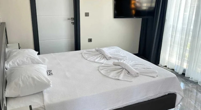 44 Hotel