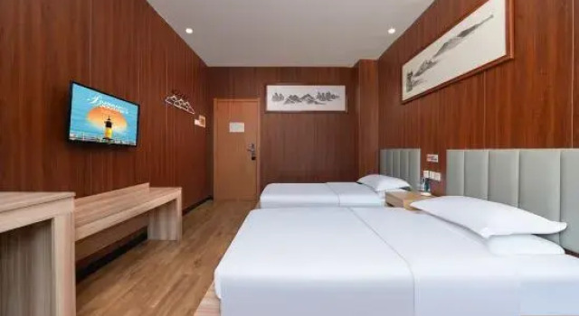 Люкс Hongdu Hotel (Korla Beishan Road Branch)