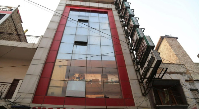 Hotel Nirmal Mahal - Paharganj - New Delhi, Забронировать Отель Дели Национальный столичный округ Дели
