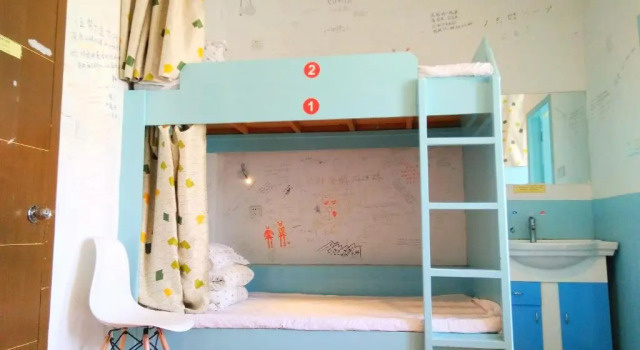 Кровать в общем номере (мужской номер) Koala International Youth Hostel