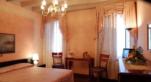 Hotel Aldo Moro, Prenota Hotel Hotel a Veneto con parcheggio, Parcheggio