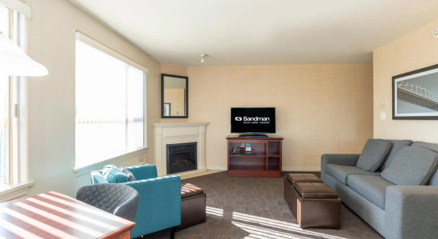 Люкс Sandman Signature Surrey-Guildford Suites