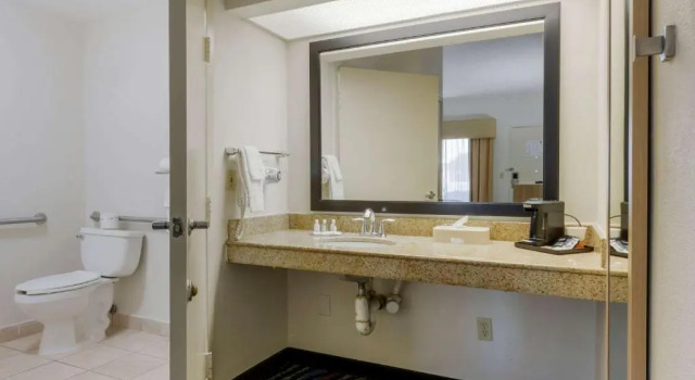 Номер Standard Quality Inn Walterboro I-95