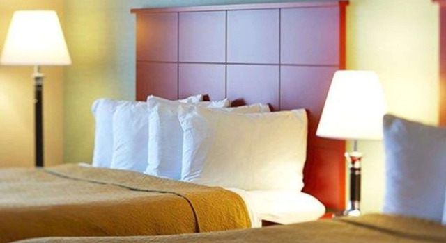 Четырёхместный номер Standard Quality Inn Southampton